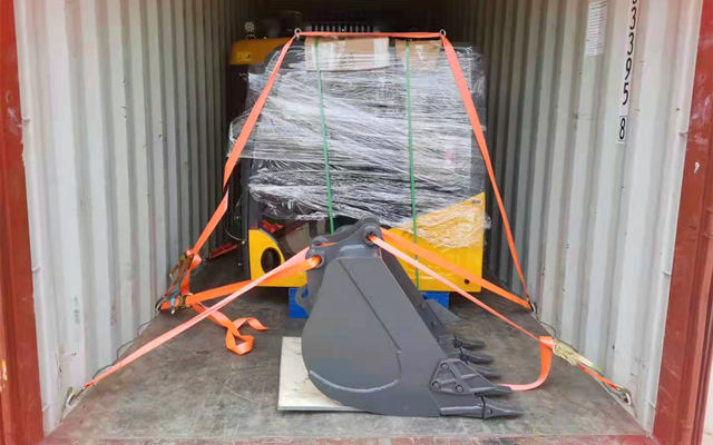 出口轮式挖掘机装柜 出口轮式挖掘机装柜