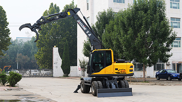 轮式抓木机 轮式抓木机