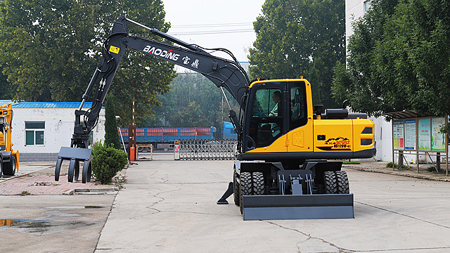 宝鼎轮式抓木机 宝鼎轮式抓木机