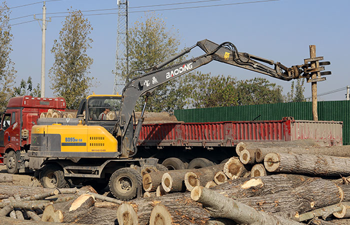 轮式抓木机 轮式抓木机