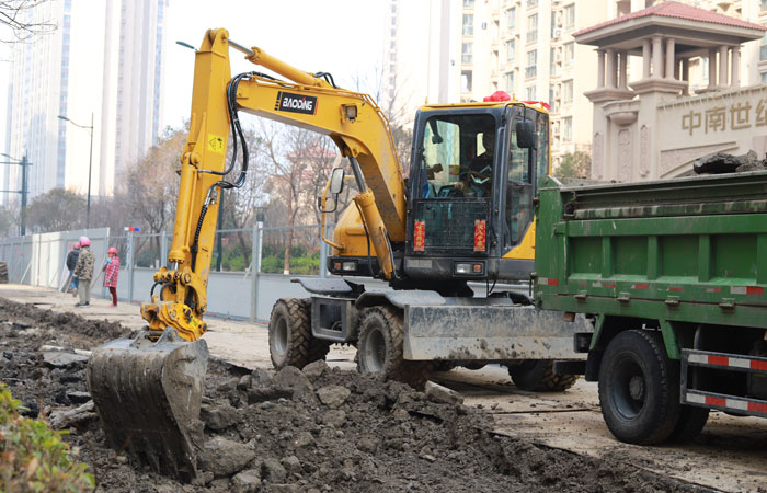 轮式挖掘机 轮式挖掘机