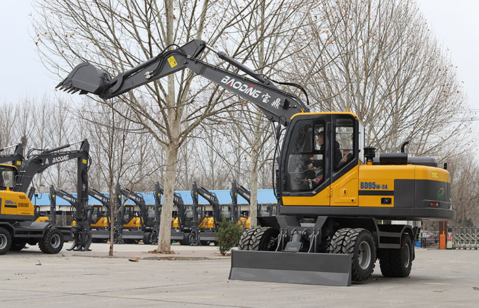 轮式挖掘机 轮式挖掘机