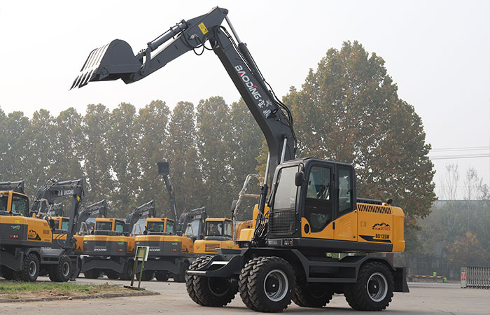 135轮式挖掘机 135轮式挖掘机