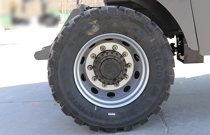 轮式挖掘机 轮式挖掘机