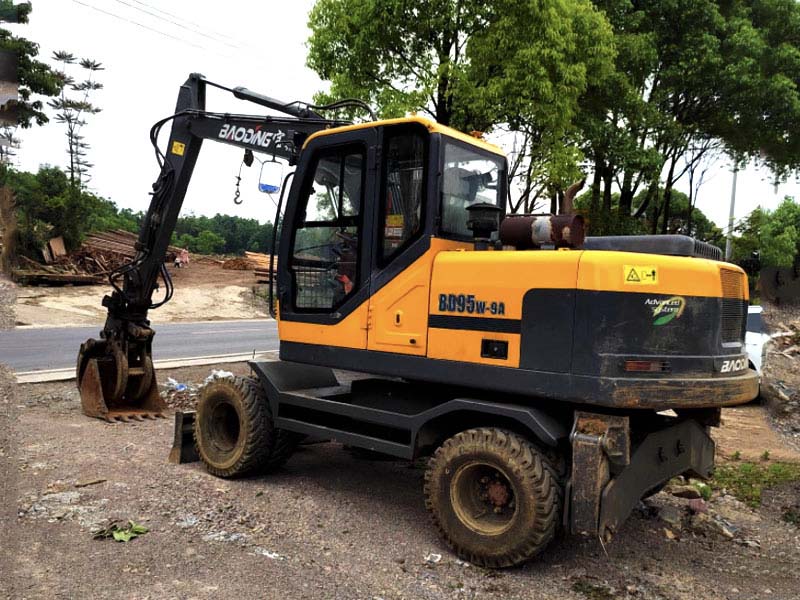 轮式挖掘机 轮式挖掘机