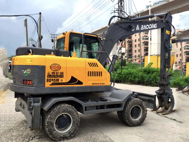 轮式挖掘机 轮式挖掘机