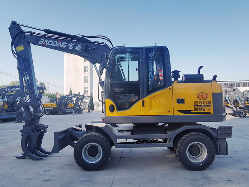 宝鼎95抓木机.jpg 宝鼎95抓木机.jpg