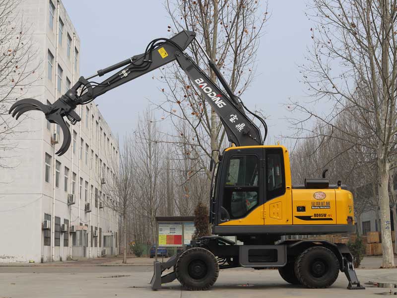 95抓木机.jpg 95抓木机.jpg