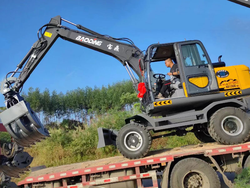 120抓木机.jpg 120抓木机.jpg