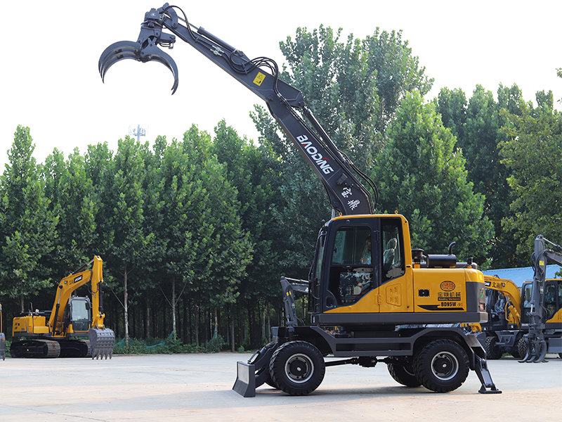 95抓木机.jpg 95抓木机.jpg