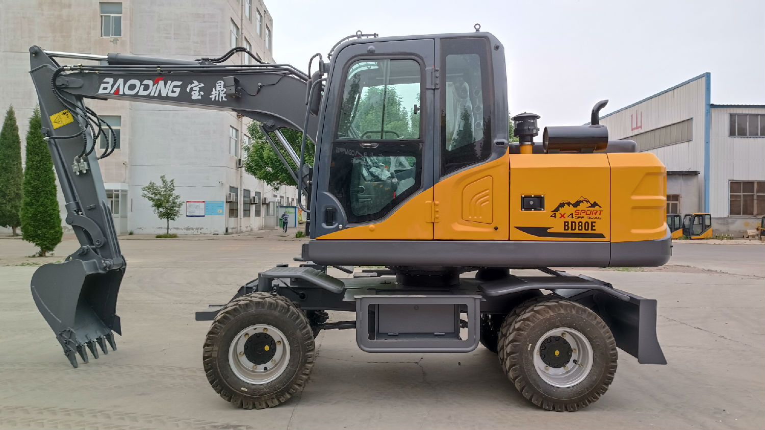 轮式挖掘机 轮式挖掘机