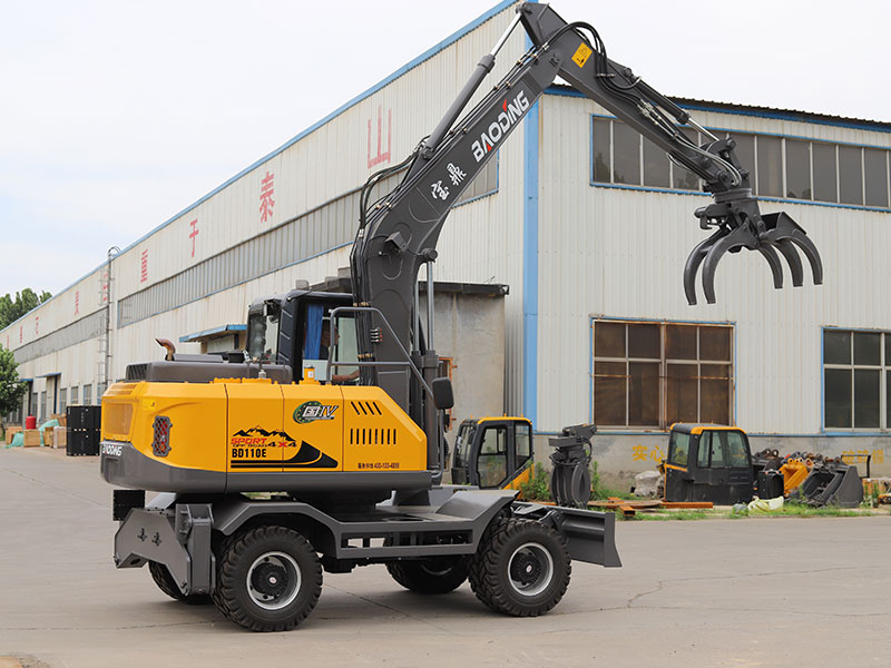 宝鼎抓木机.jpg 宝鼎抓木机.jpg