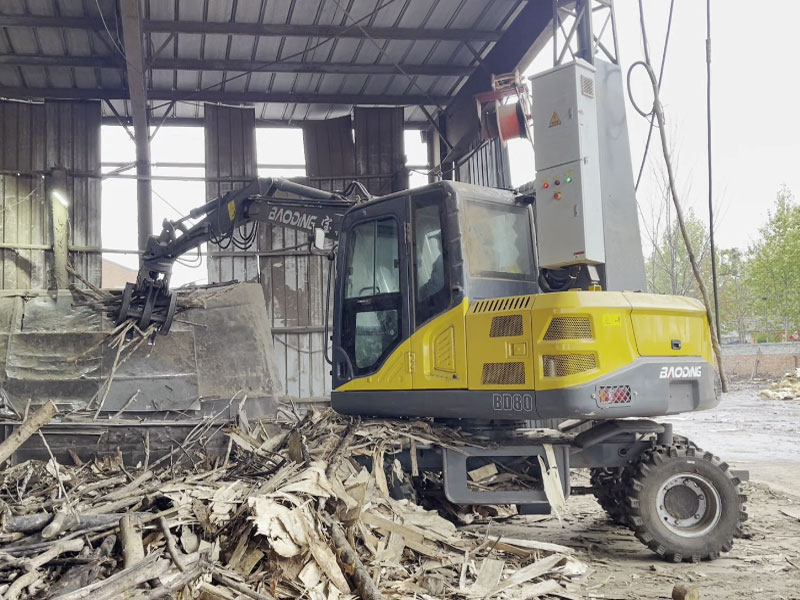 宝鼎电动抓木机.jpg 宝鼎电动抓木机.jpg