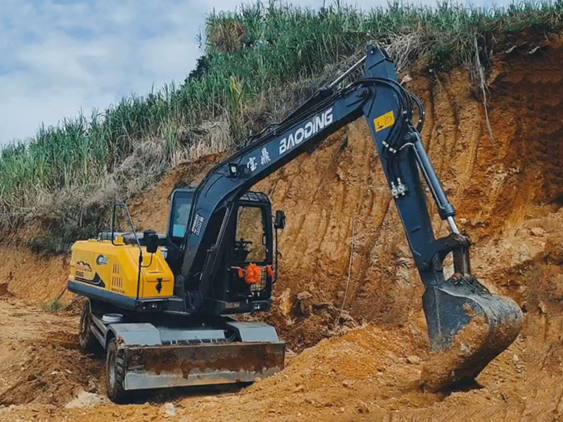 宝鼎挖掘机.jpg
