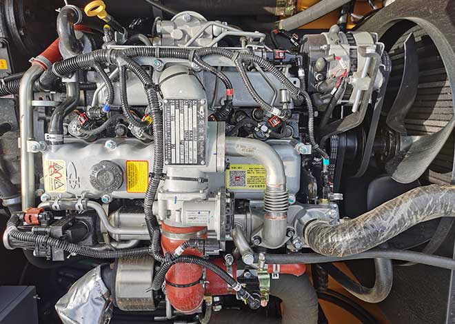 发动机.jpg 发动机.jpg