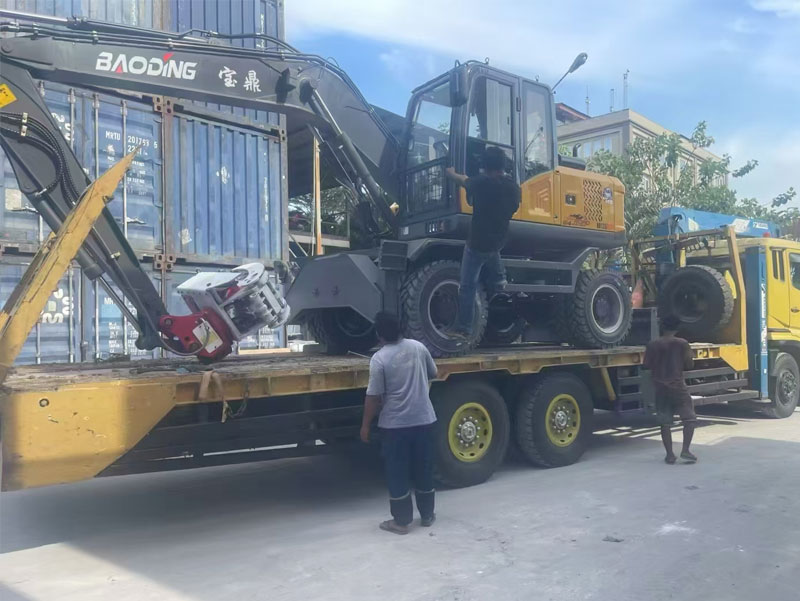 宝鼎125p抓木机.jpg 宝鼎125p抓木机.jpg