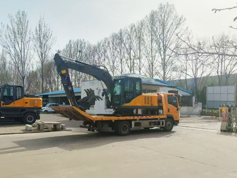 宝鼎固定式抓木机.jpg 宝鼎固定式抓木机.jpg