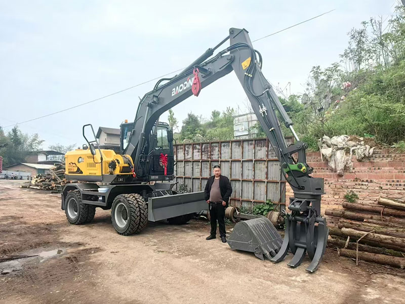 宝鼎125plus抓木机.jpg 宝鼎125plus抓木机.jpg