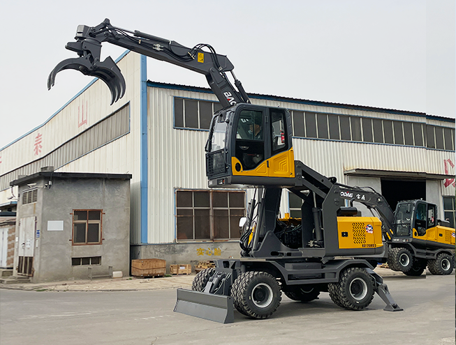 宝鼎120抓木机升降驾驶室