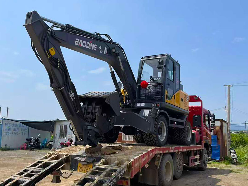 宝鼎BD120WD抓木机.jpg 宝鼎BD120WD抓木机.jpg