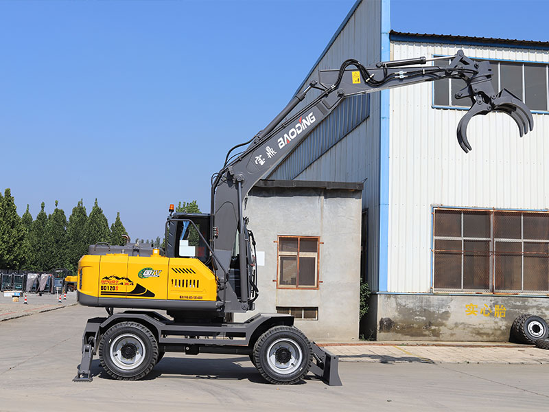 宝鼎BD120S轮式抓木机.jpg 宝鼎BD120S轮式抓木机.jpg