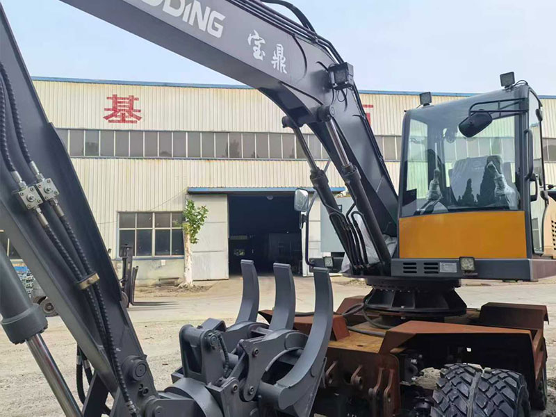 宝鼎110型固定式电动抓料机1.jpg 宝鼎110型固定式电动抓料机1.jpg