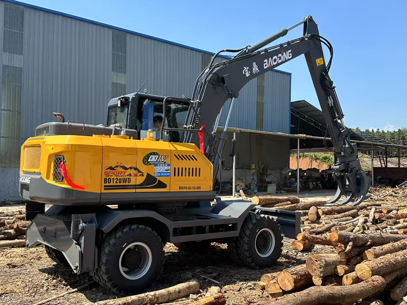 宝鼎120WD轮式抓木机.png