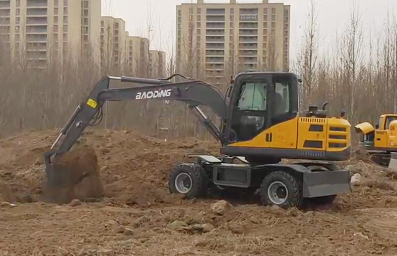 宝鼎BD80F挖掘机.jpg 宝鼎BD80F挖掘机.jpg