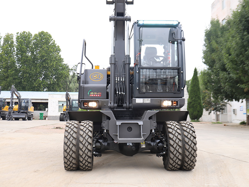 宝鼎BD110H抓木机.jpg 宝鼎BD110H抓木机.jpg