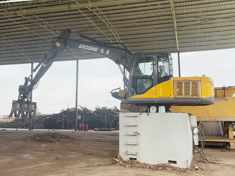 宝鼎固定式电动抓料机.jpg 宝鼎固定式电动抓料机.jpg